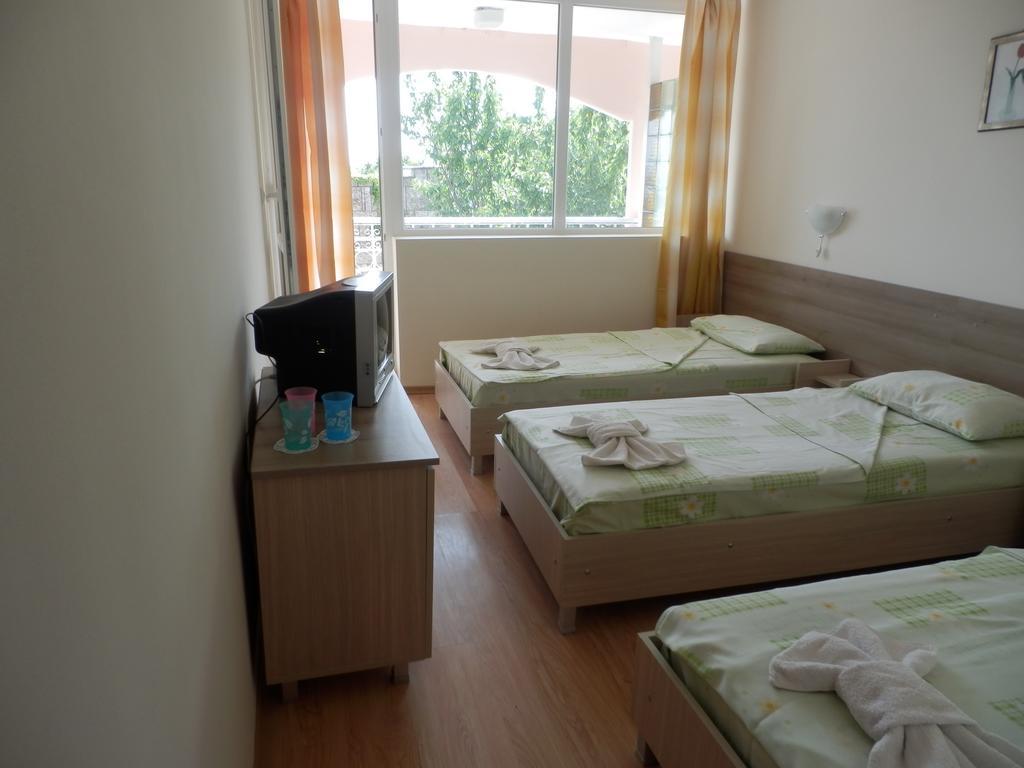 Olimpia Supersnab Hotel Balchik Habitación foto