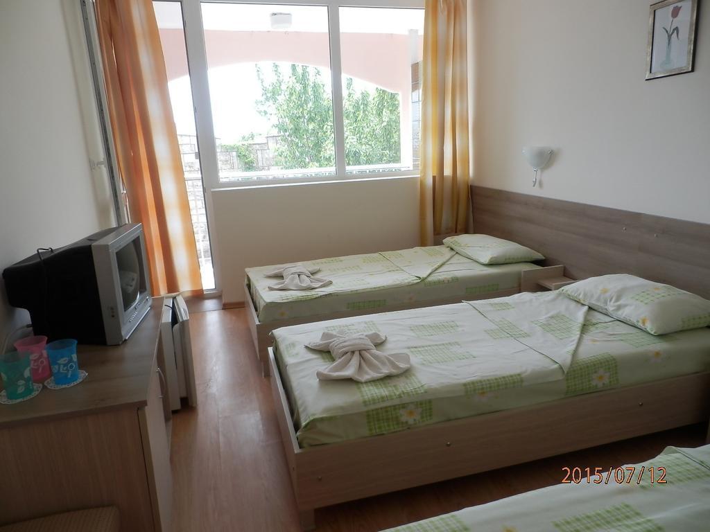 Olimpia Supersnab Hotel Balchik Habitación foto