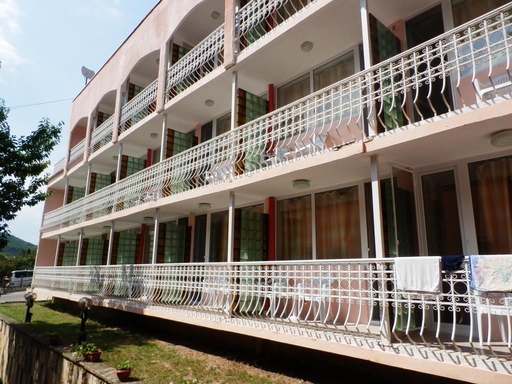 Olimpia Supersnab Hotel Balchik Exterior foto